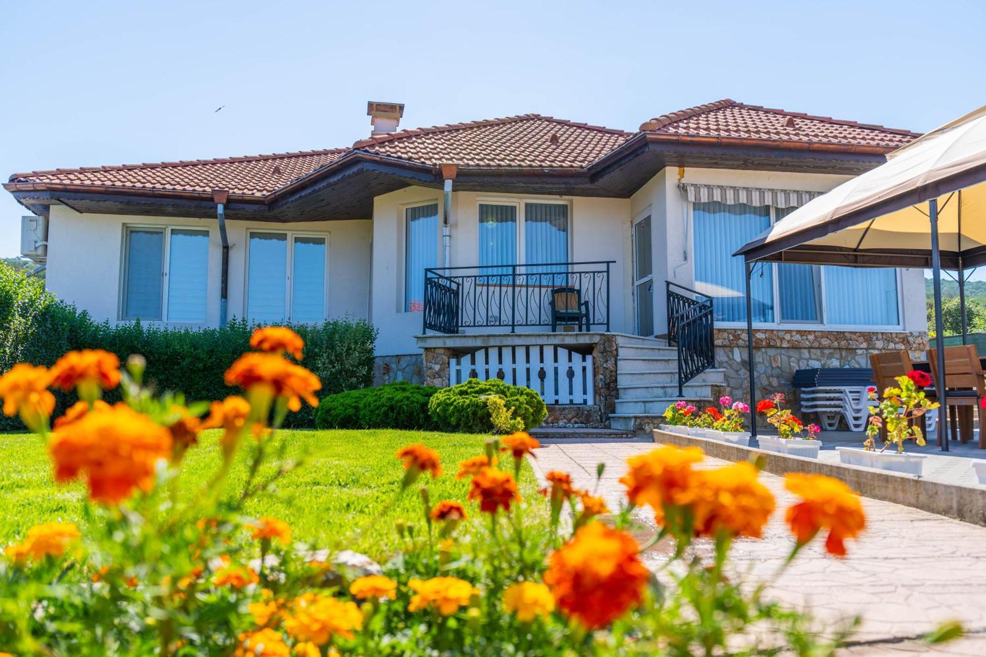 Geranium Holliday Villas Obrochishte المظهر الخارجي الصورة